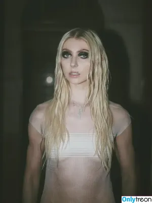 Taylor Momsen / aryelsoul / taylormomsen nude photo #1168