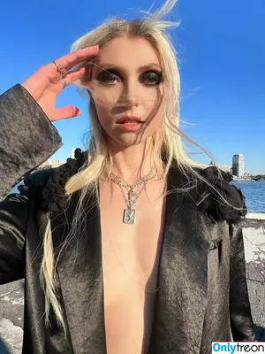 Taylor Momsen / aryelsoul / taylormomsen nude photo #1171