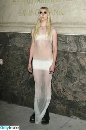 Taylor Momsen / aryelsoul / taylormomsen nude photo #1173