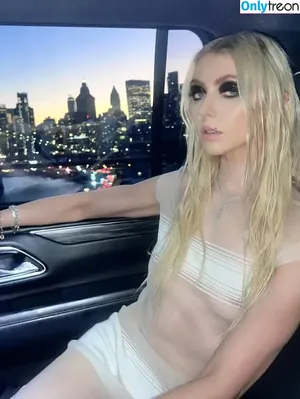 Taylor Momsen / aryelsoul / taylormomsen nude photo #1180
