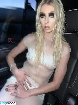 Taylor Momsen / aryelsoul / taylormomsen nude photo #1184