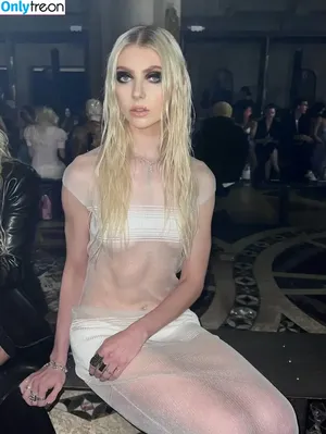 Taylor Momsen / aryelsoul / taylormomsen nude photo #1187