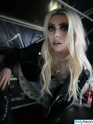 Taylor Momsen / aryelsoul / taylormomsen nude photo #1188