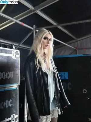 Taylor Momsen / aryelsoul / taylormomsen nude photo #1191