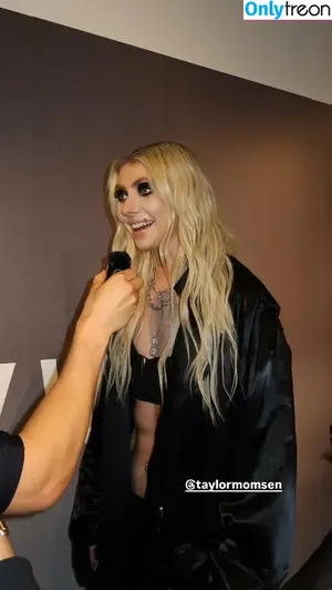 Taylor Momsen / aryelsoul / taylormomsen nude photo #1198