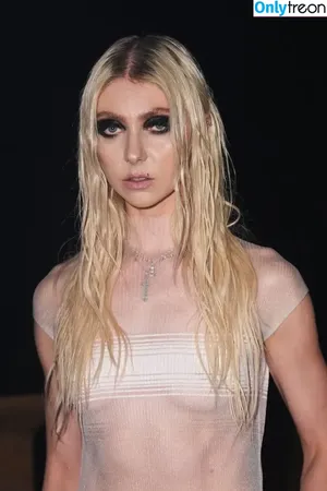 Taylor Momsen / aryelsoul / taylormomsen nude photo #1209