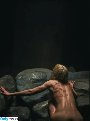Taylor Momsen / aryelsoul / taylormomsen nude photo #1213