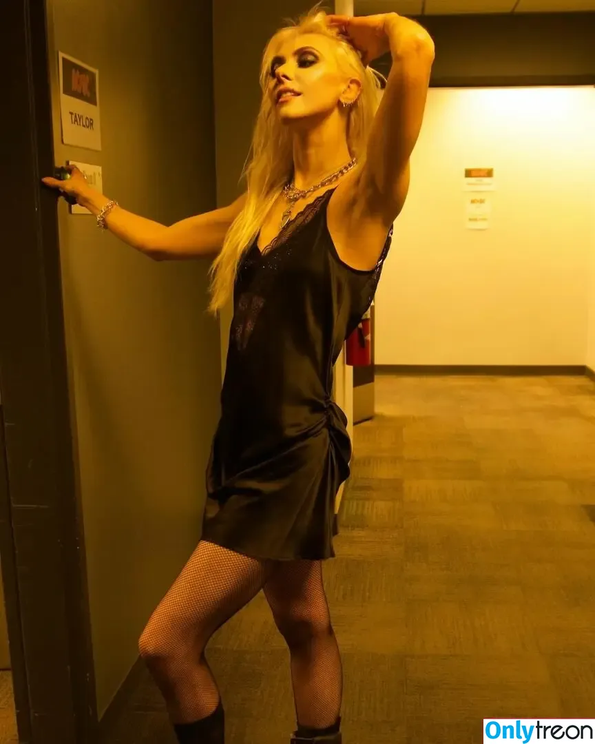 Taylor Momsen nude photo #1045 (aryelsoul / taylormomsen)