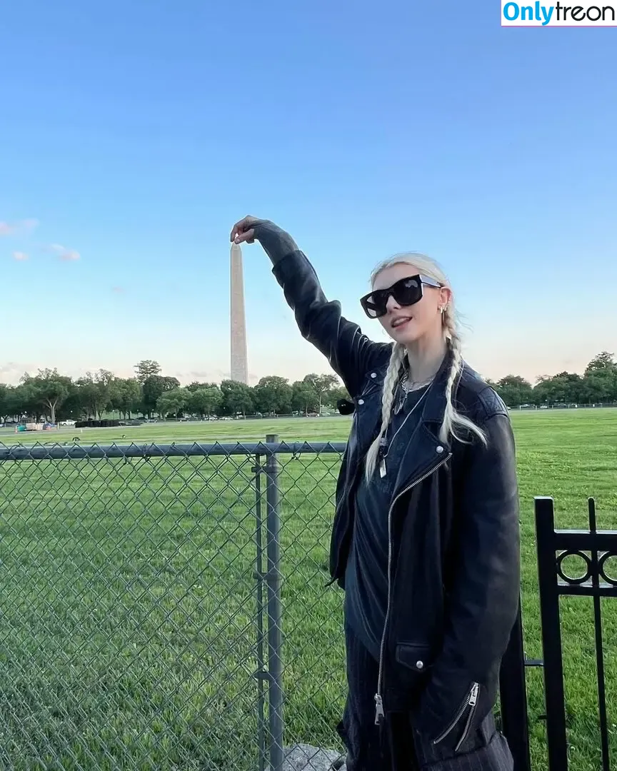 Taylor Momsen голая photo #1052 (aryelsoul / taylormomsen)