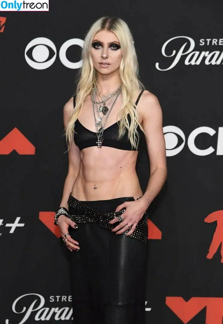 Taylor Momsen nude photo #1119 (116323412 / taylormomsen)