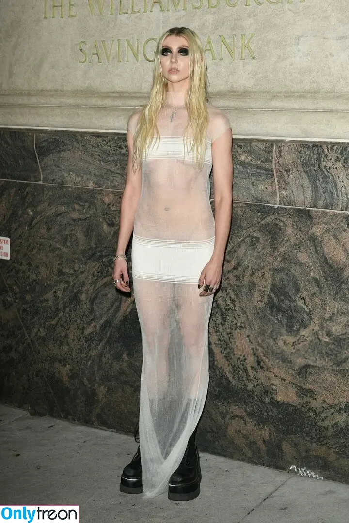 Taylor Momsen nude photo #1173 (aryelsoul / taylormomsen)