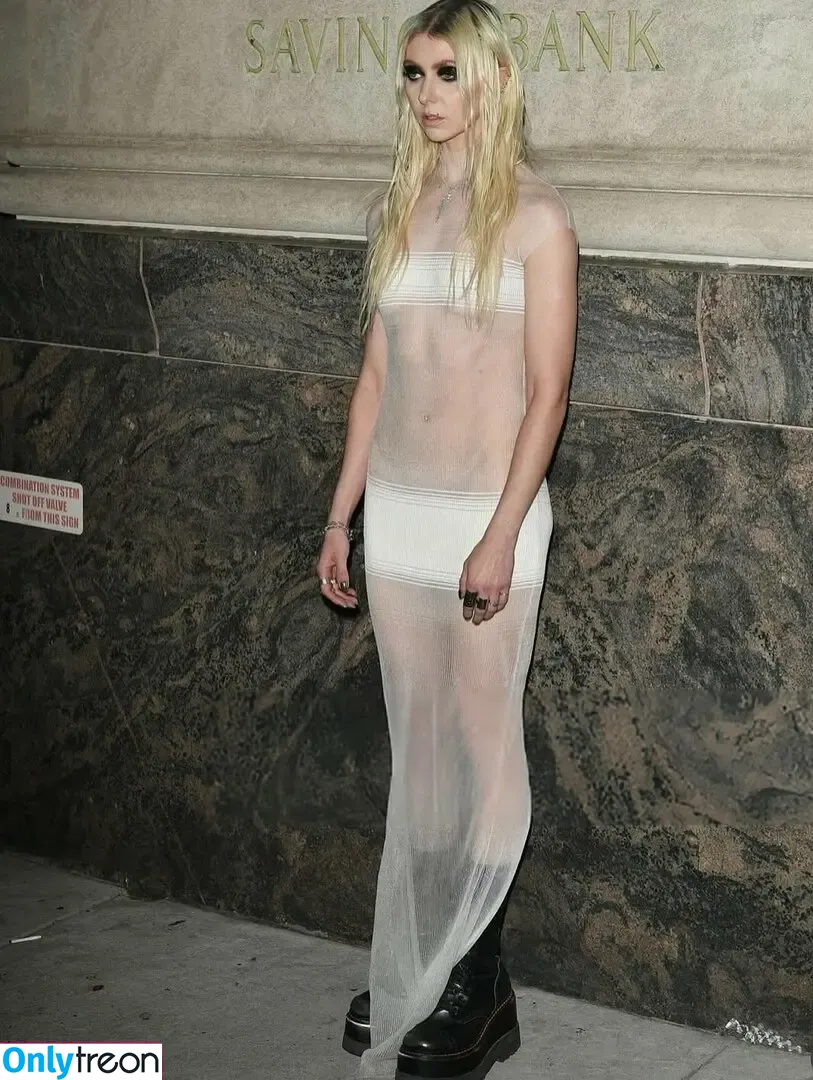 Taylor Momsen nude photo #1176 (aryelsoul / taylormomsen)