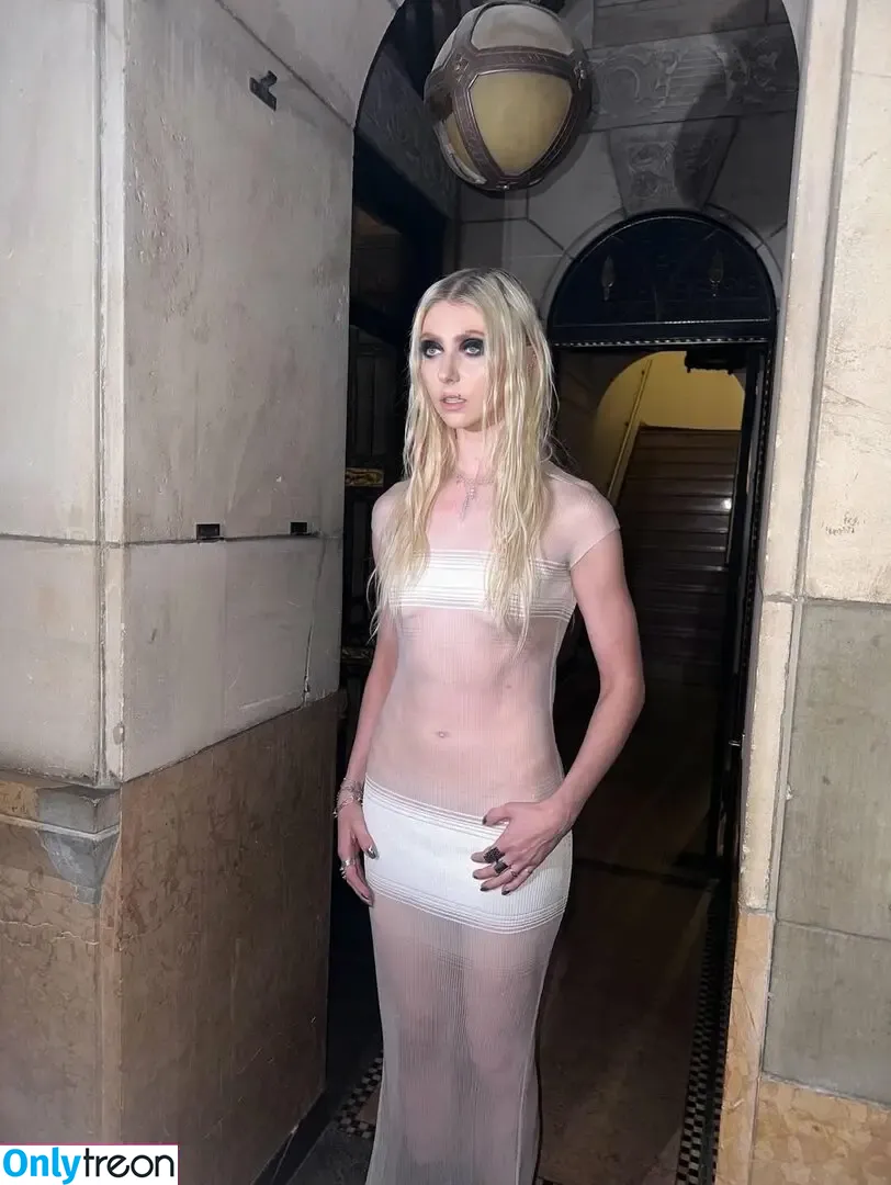 Taylor Momsen nude photo #1183 (aryelsoul / taylormomsen)