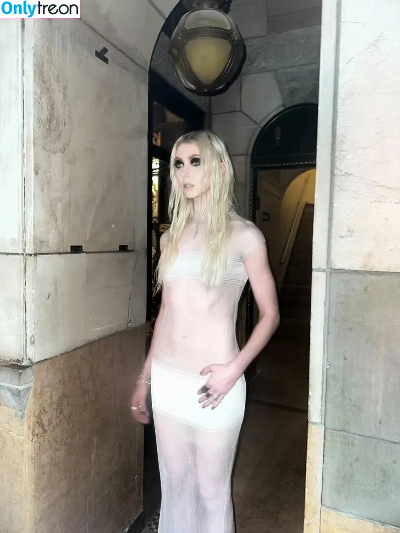 Taylor Momsen nude photo #1185 (aryelsoul / taylormomsen)