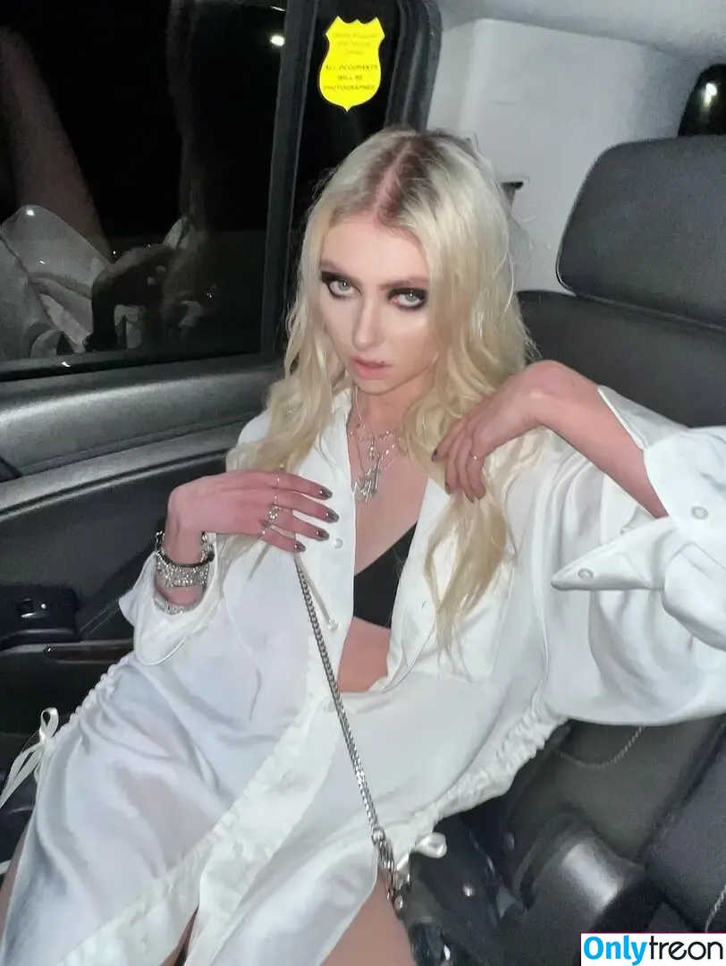 Taylor Momsen nude photo #1200 (aryelsoul / taylormomsen)