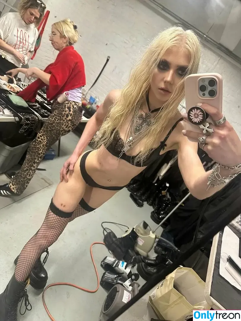 Taylor Momsen nude photo #1211 (aryelsoul / taylormomsen)