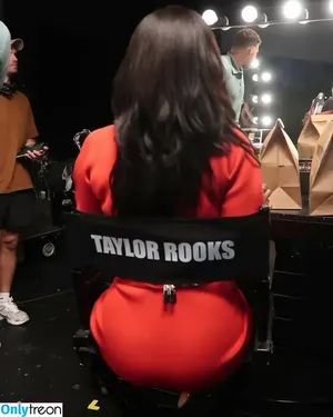 Taylor Rooks / taylorrooks nude photo #0326