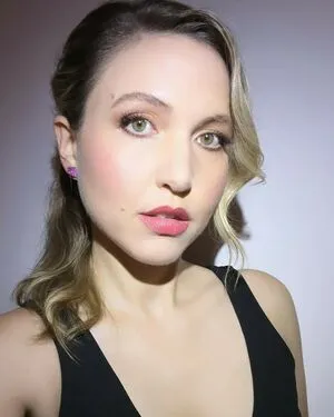 Taylor Tomlinson / taylortomlinson фото голая #0003