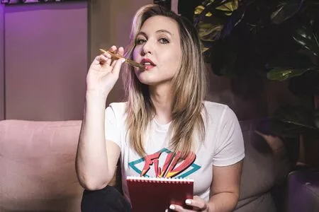 Taylor Tomlinson / taylortomlinson фото голая #0145