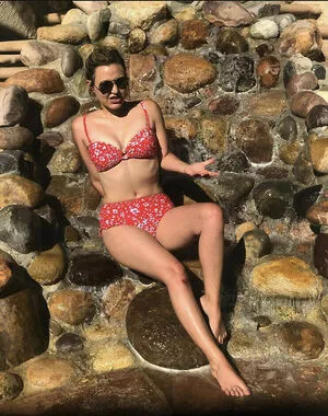 Taylor Tomlinson / taylortomlinson фото голая #0148