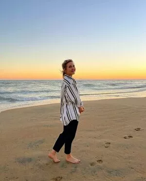 Taylor Tomlinson / taylortomlinson фото голая #0150