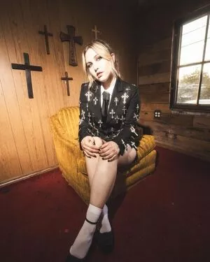 Taylor Tomlinson / taylortomlinson фото голая #0169