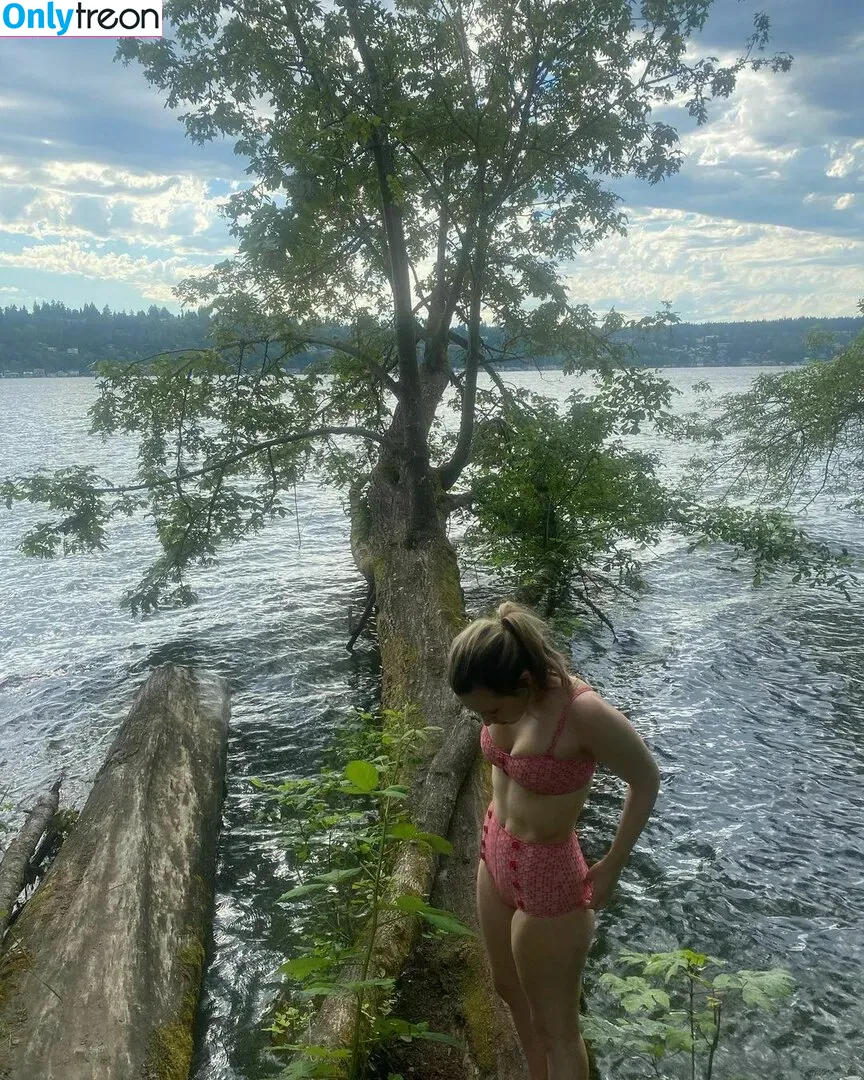 Taylor Tomlinson голая photo #0012 (taylortomlinson)