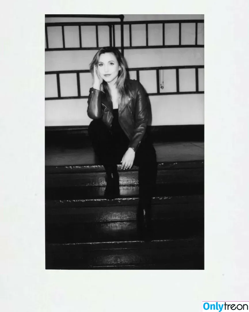Taylor Tomlinson голая photo #0015 (taylortomlinson)