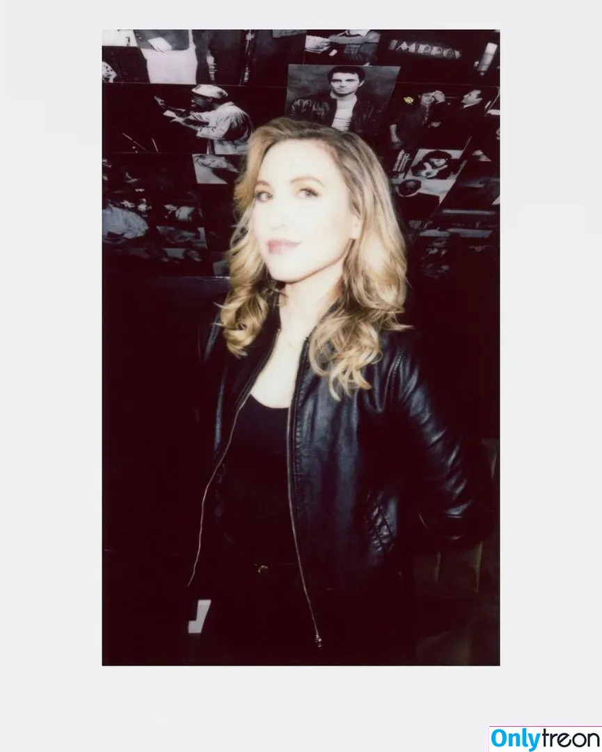 Taylor Tomlinson голая photo #0017 (taylortomlinson)