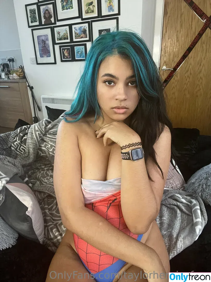 taylorhenriesfree nude photo #0086 (tayheners)