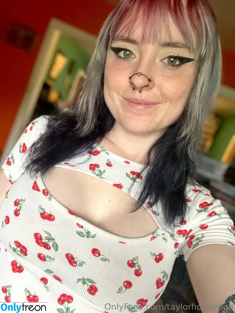 taylorhoneybun nude photo #0268 (honeybuns_cosplay)