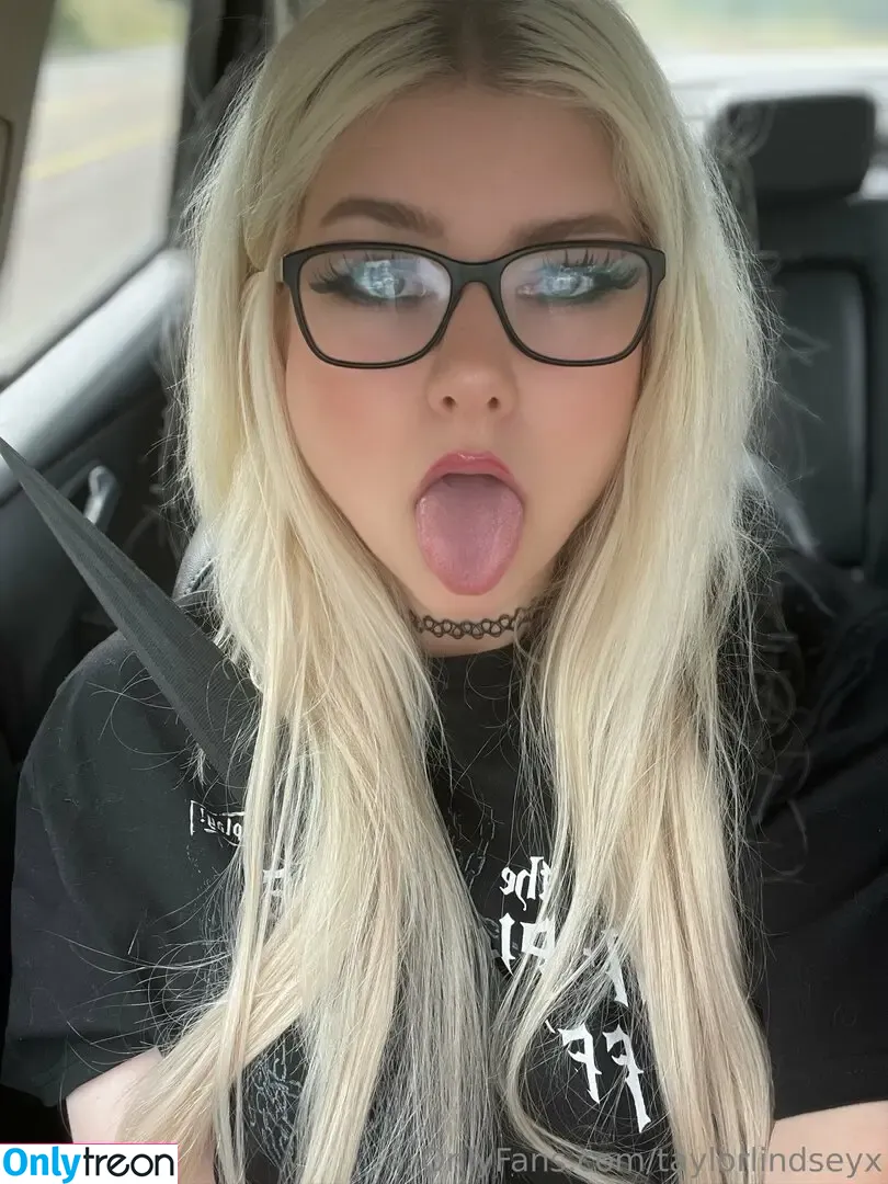 taylorlindseyx nude photo #0021 (taylorlindseyx)