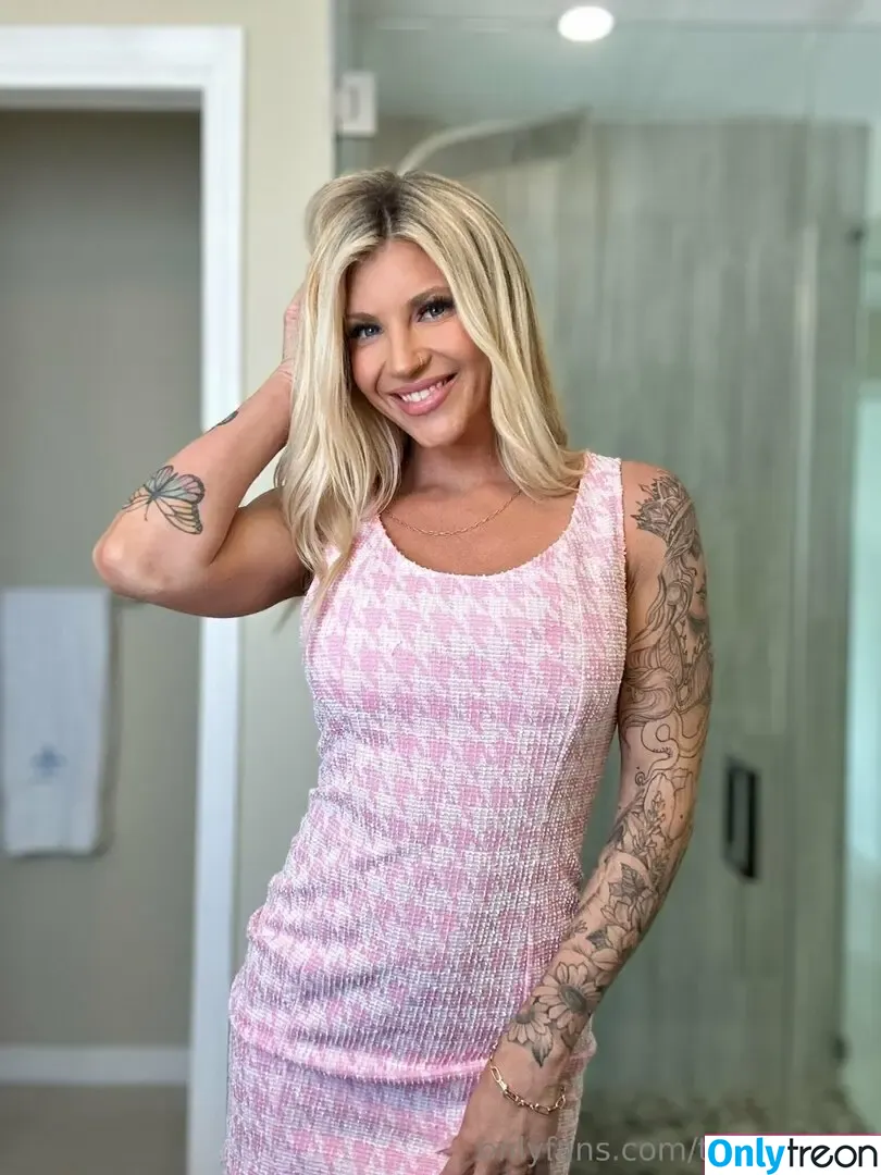 TaylorWildx nude photo #0023 (taylorwildxx)