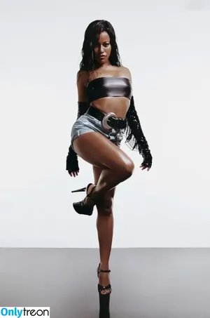 Taylour Paige / thepaigelillian nude photo #0002