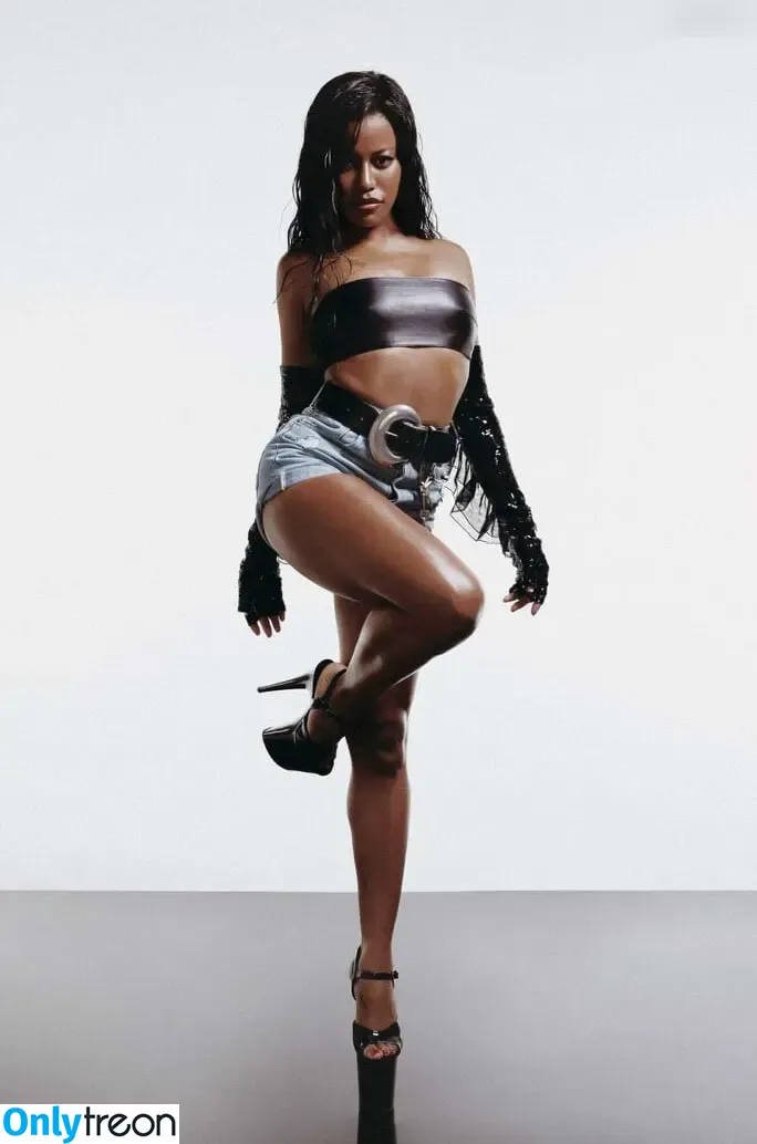 Taylour Paige nude photo #0002 (thepaigelillian)
