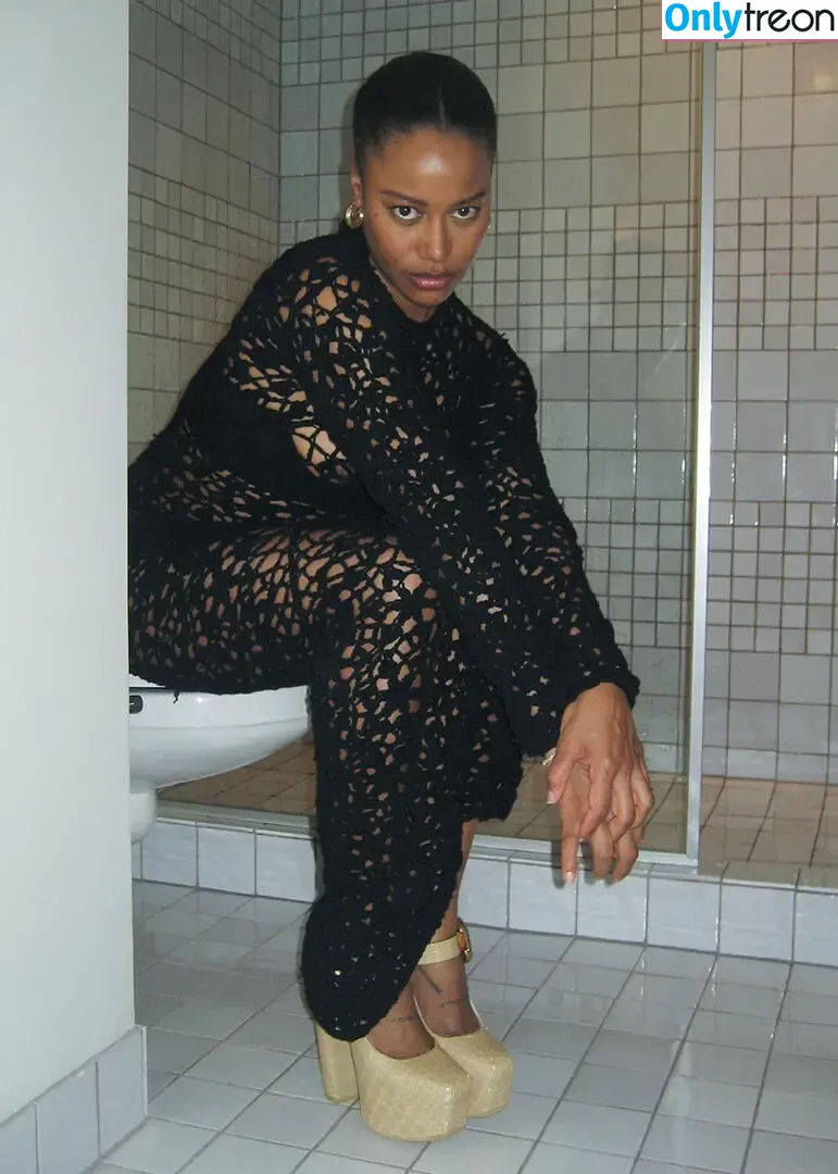 Taylour Paige nude photo #0010 (thepaigelillian)