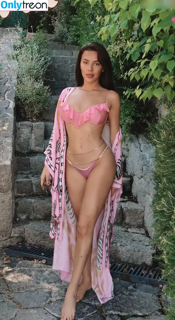 Tayna nude photo #0089 (Tayna)