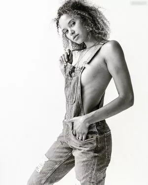 Taynara Wolf / taynarajoy / taynarajoy.silvawolf nude photo #0017