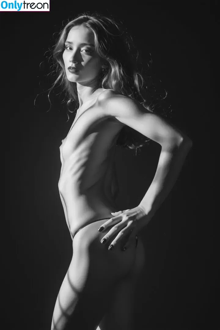 Tayszea nude photo #0627 (TayTheElfQueen / rosiesapothecary)