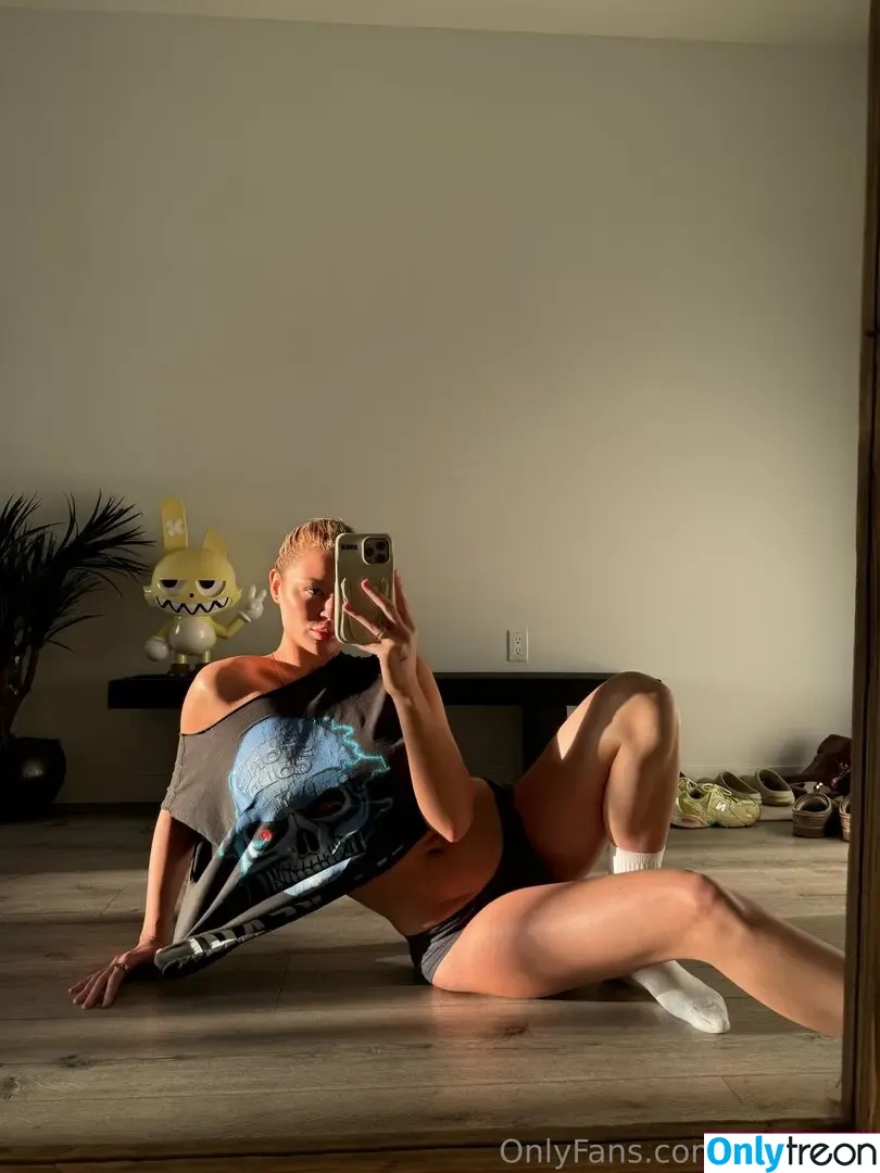 Tayylavie голая photo #0030 (Bunnybunsxo / Strwbrrycakexo)