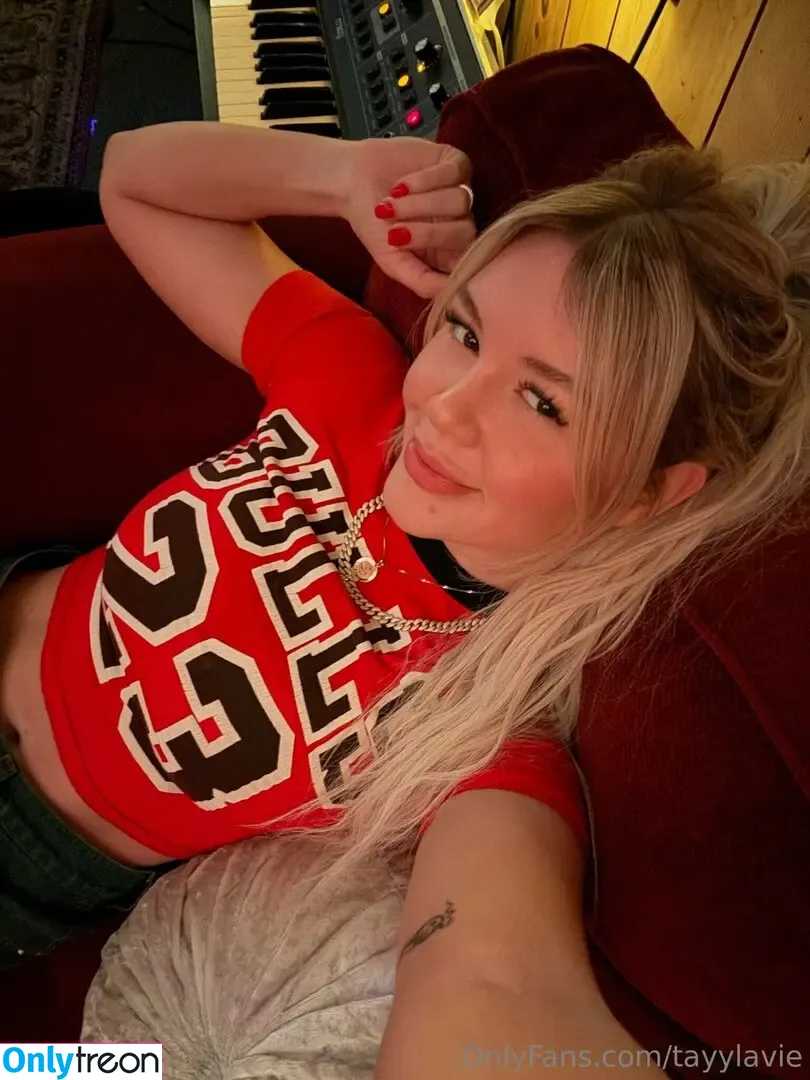 Tayylavie голая photo #0035 (Bunnybunsxo / Strwbrrycakexo)