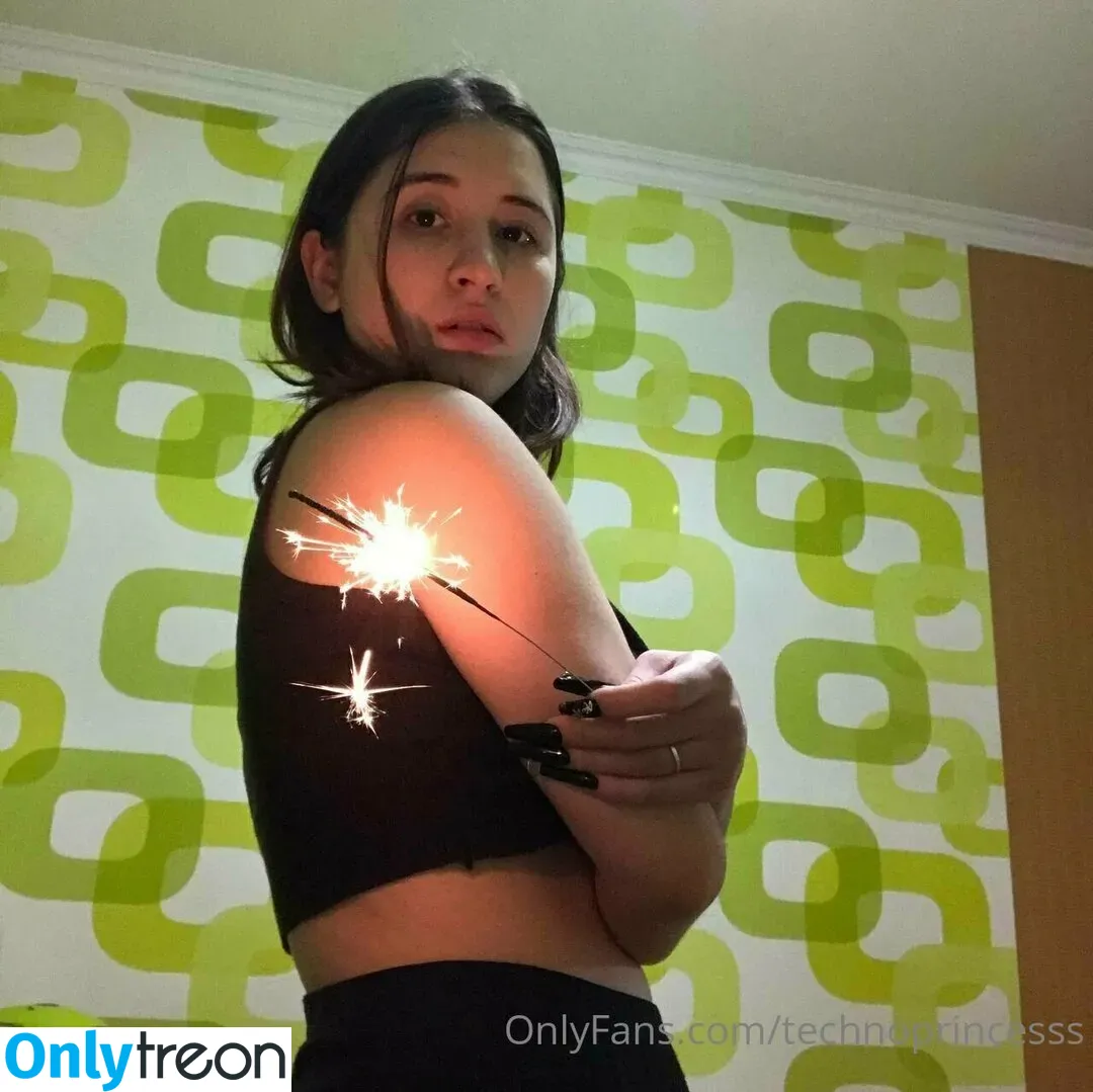 technoprincesss nude photo #0099 (technoprincesss)