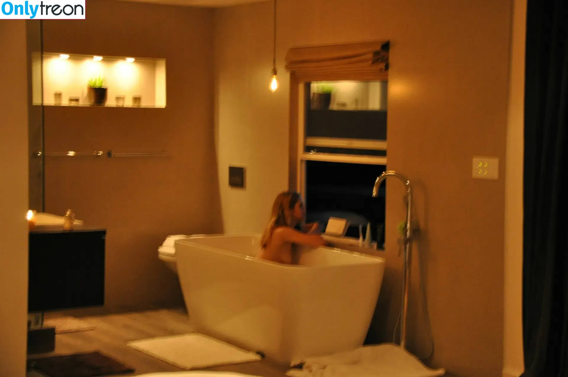 Teresa Palmer nude photo #0001 (teresapalmer)