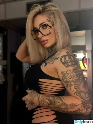 Tess Ambition / tessambitionofficial / tesstothetea / urbigtittybestie nude photo #0002