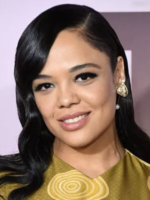 Tessa Thompson / tessamaethompson / tessathompsonx фото голая #0040