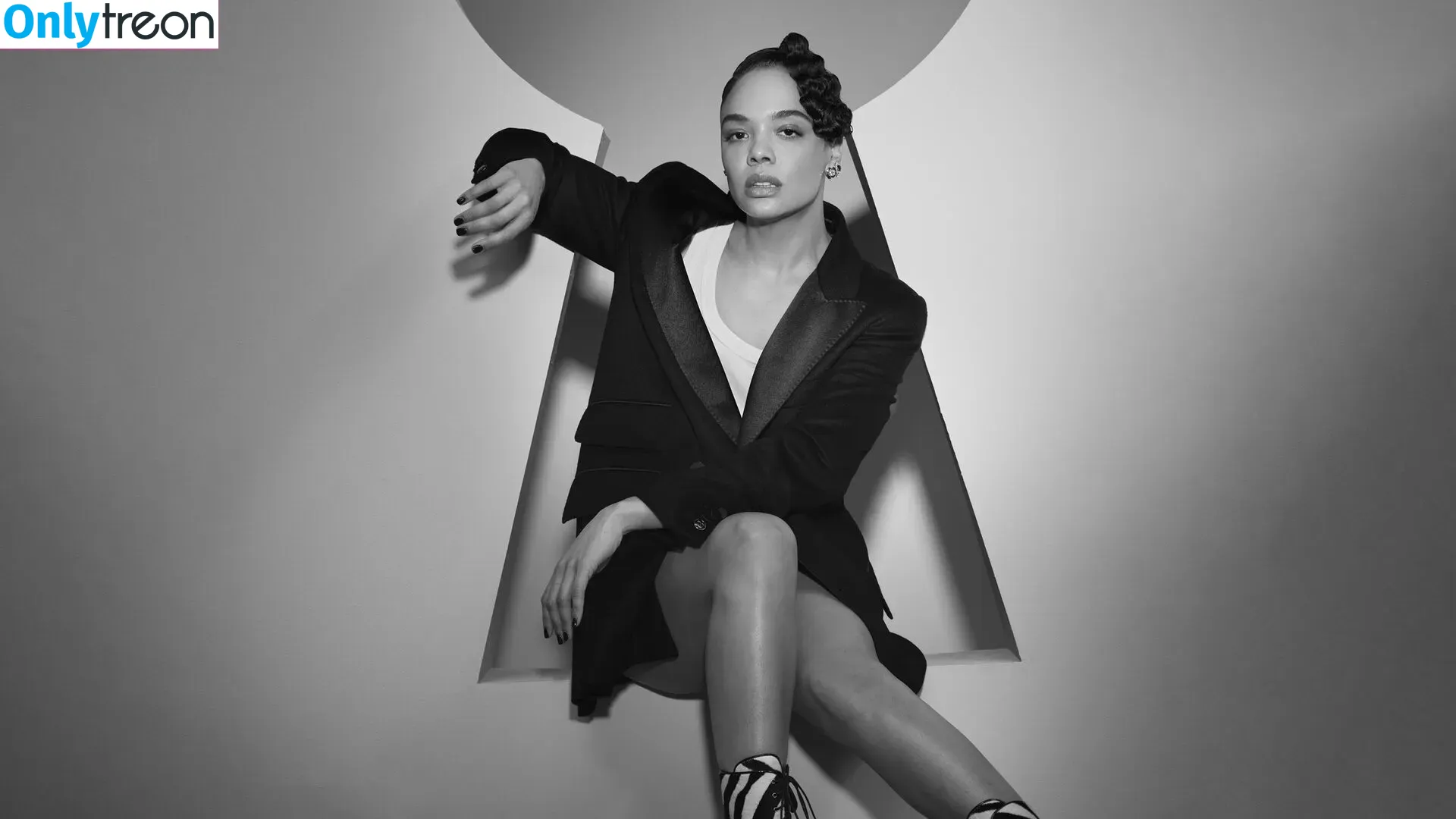 Tessa Thompson голая photo #0018 (tessamaethompson / tessathompsonx)