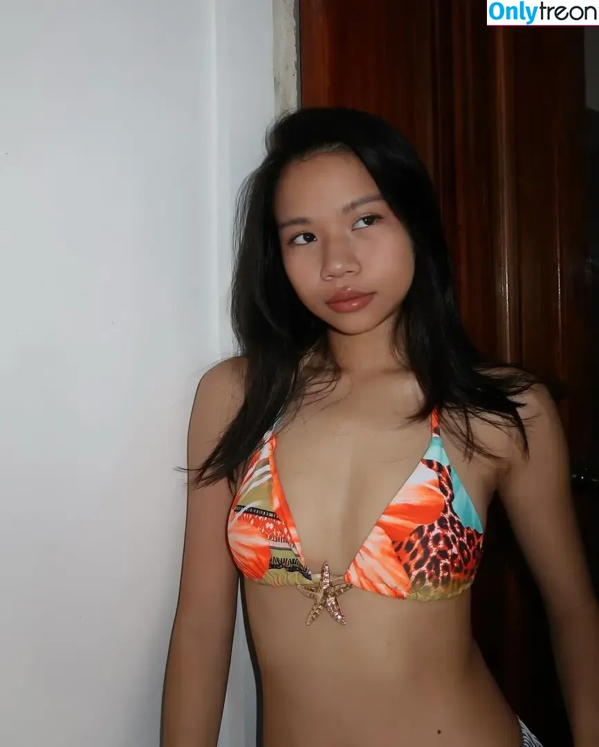 ThaiAndFrench nude photo #0023 (ThaiAndFrench)