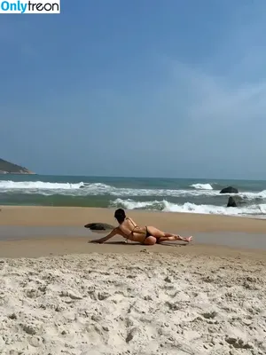Thaila Ayala / thailaayala nude photo #0059