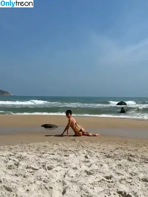 Thaila Ayala / thailaayala nude photo #0060