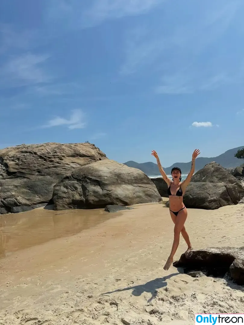 Thaila Ayala nude photo #0054 (thailaayala)